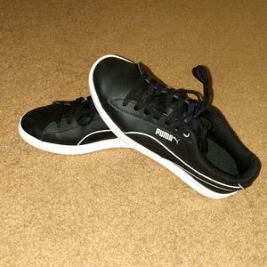 Women's Puma Shoes